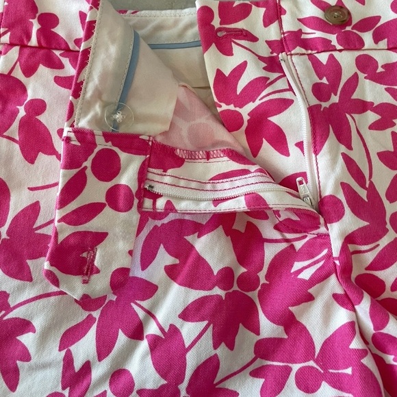 J. Crew Women Chino Shorts
Floral Zip Cotton Pink Size 10
Cotton Blend Stretch - Picture 3 of 8